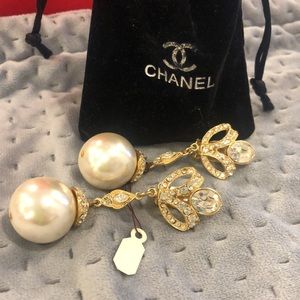 Vintage Statement Austrian Crystal with Round Pearl Drop-Clip ons, Boutique